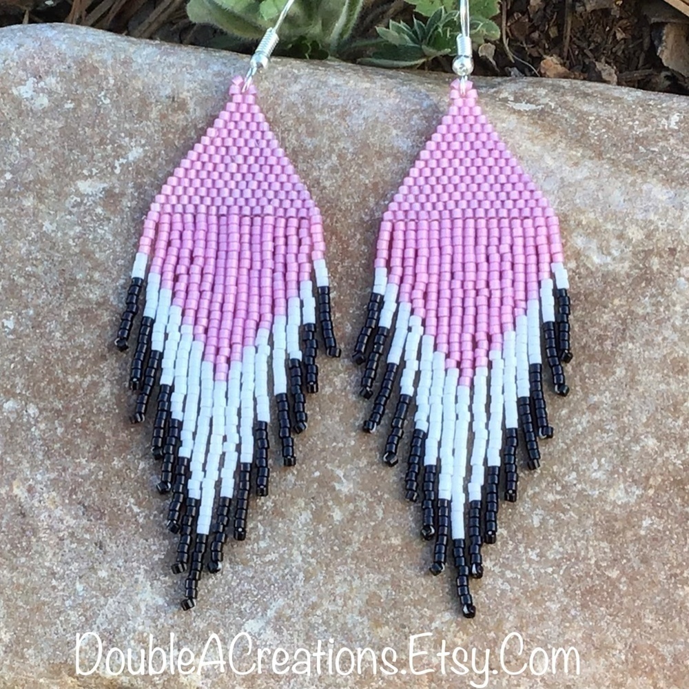 𝅺Pink and Black Beaded Earrings with Fringe, New, Handmade By Me - Picture 3 of 8